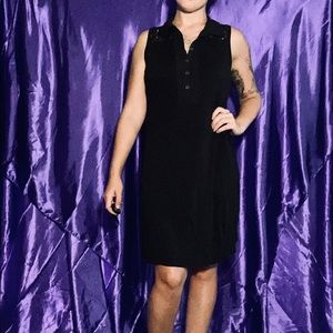 Sleeveless LBD with collar and lace